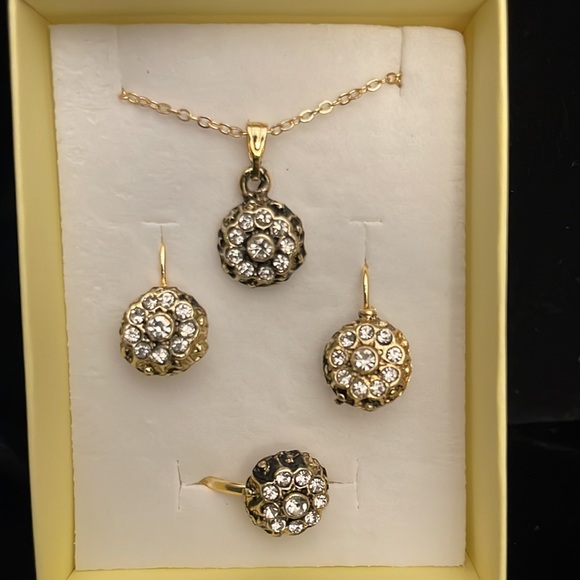 Necklace Earrings Ring - Picture 2 of 2